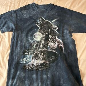 The mountain wolf shirt